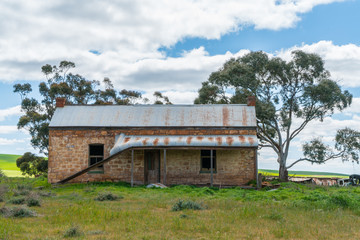 Fototapeta na wymiar derelict farmhouse SA