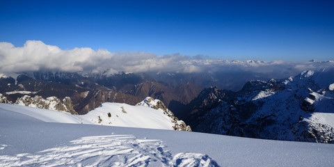 panorama invernale dalla cima di Piazzo - Alpi Orobie