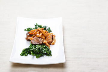 Stir-fried mushroom