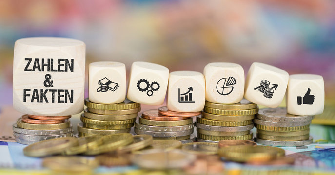 Zahlen & Fakten / M&uuml;nzenstapel mit Symbole