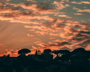 Fototapeta na wymiar tramonto a roma 