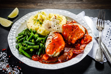 Chicken legs with boiled potatoes