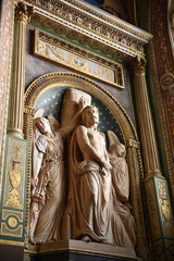 Christ et anges en marbre à l'église Saint-Eustache à Paris, France