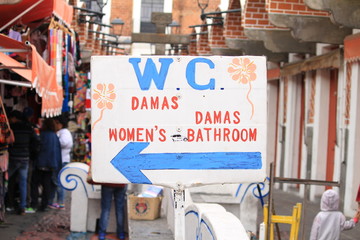 Letrero de baño