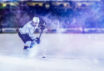 Obraz premium ice hockey player in action
