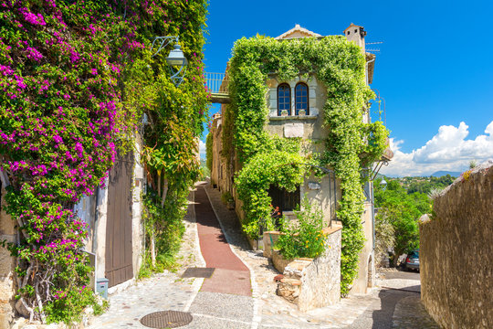 Fototapeta beautiful architecture in Saint Paul de Vence in Provence, south France