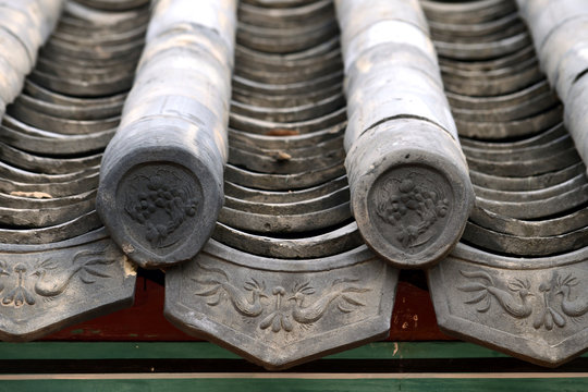 Korean traditional, The appearance of a tile roof with a phoenix