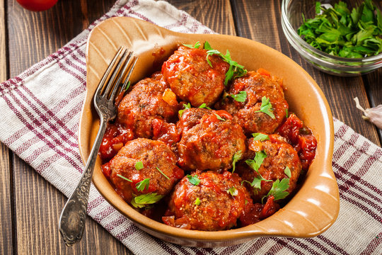 Pork Meatballs With Spicy Tomato Sauce In Dish