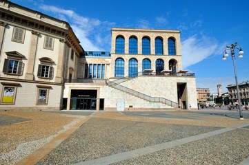 Fototapeta na wymiar Milano Piazza Duomo Museo del Novecento