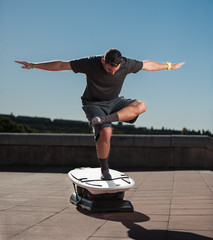 man training surf exercices