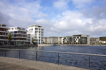 Teil der Hafenpromenade am Dortmunder Phönixsee, Nordrhein-Westfalen