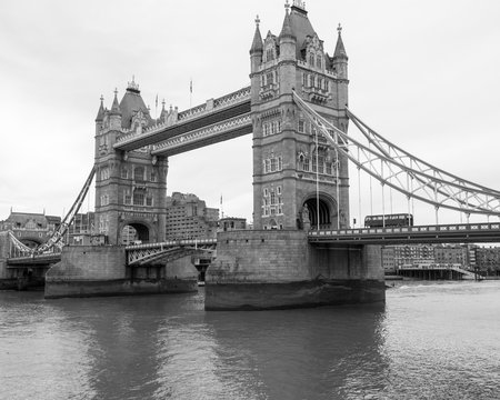 London Bridge © Dyl55