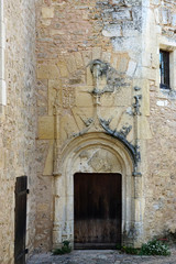 Fototapeta na wymiar entrée du logis abbatial de Nouaillé-Maupertuis