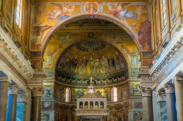 Fototapeta na wymiar Basilica of Santa Maria in Trastevere in Rome, Italy.