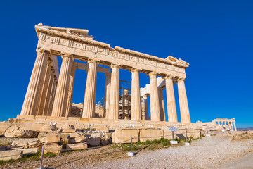 Fototapeta premium Parthenon temple on the Acropolis in Athens, Greece