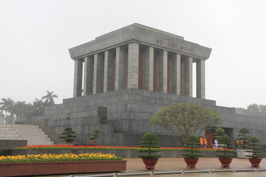 Ho-Chi-Minh&lsquo;s-Mausoleum Ba-Dinh-Square Hanoi Vietnam
