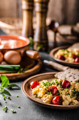 Scrambled eggs with herbs