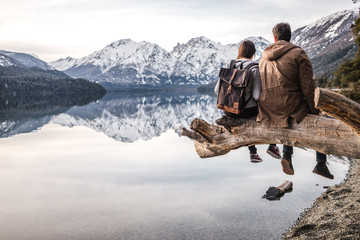 couple watching the mountains