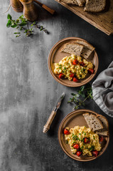 Scrambled eggs with herbs