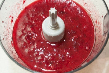 Cranberry in blender with sugar