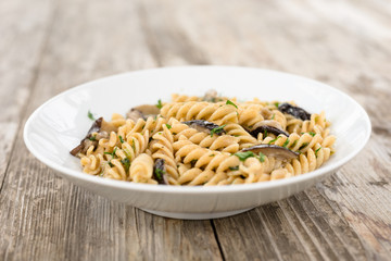 Fusilli ai funghi e prezzemolo