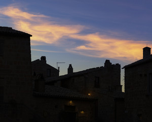 Obraz premium While the village sleeps