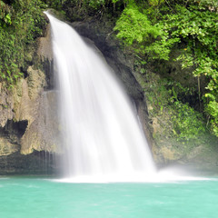 Fototapeta na wymiar Tanawan waterfalls (Водопады Танаван)