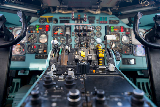 Cockpit airplane