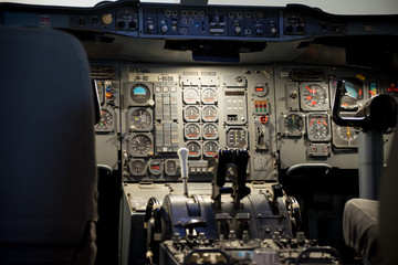 Cockpit e motori di aerei e elicotteri
