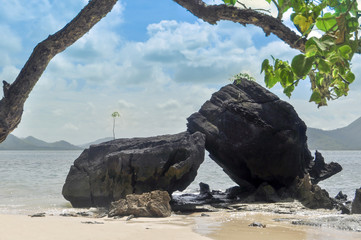 Rocks on the beach (Скалы на пляже)