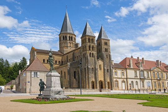 Prioratskirche Sacr&eacute;-C&oelig;ur, Paray-le-Monial, Burgund, Frankreich