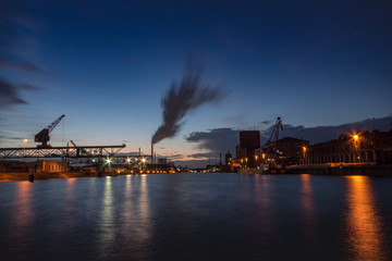 Rheinhafen Karlsruhe bei Nacht