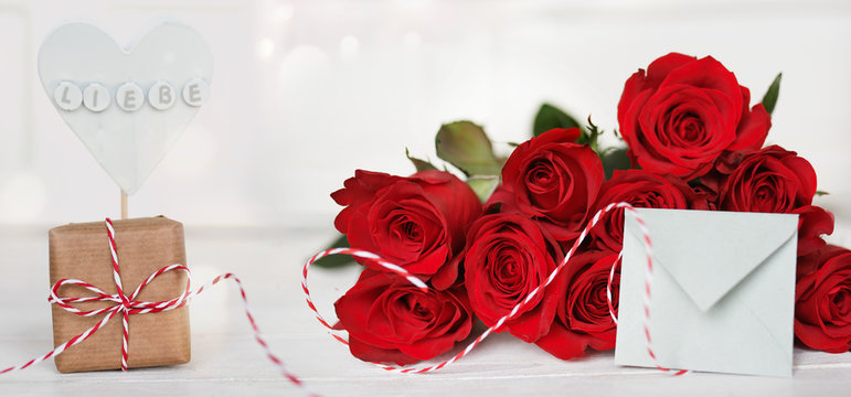 Bouquet of red roses with a message of love