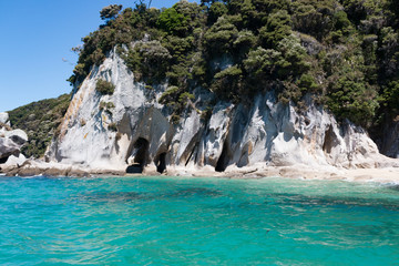 New Zealand Abel Tasman National park ocean landscape white rocks crystal clear water - 189182602