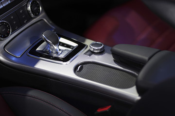 Fototapeta na wymiar Gear of the car in luxury cars.