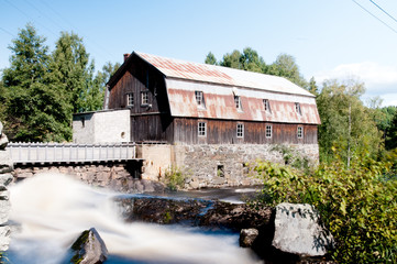 Fototapeta na wymiar old mill
