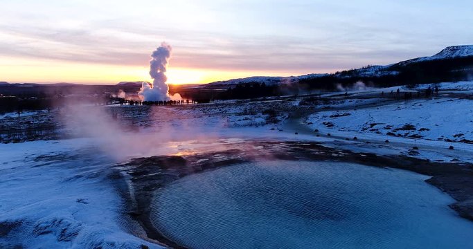 geyser en vue a&eacute;rienne