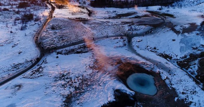 geyser en vue a&eacute;rienne
