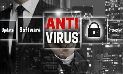 Antivirus Konzept wird von Geschäftsmann gezeigt