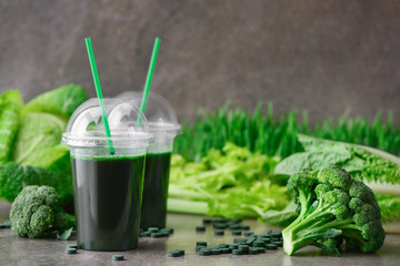 Green detox smoothies with spirulina