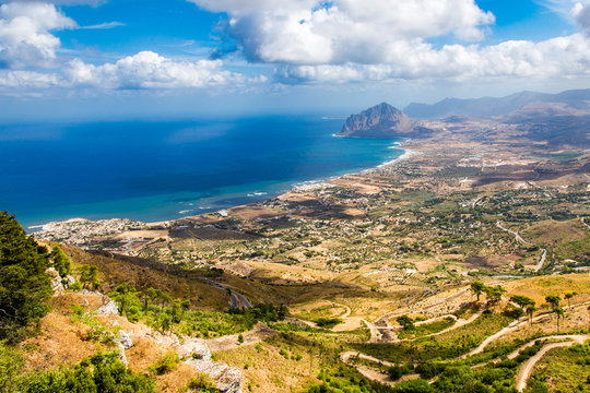 Il golfo di Custonaci visto da Erice in Sicilia occidentale