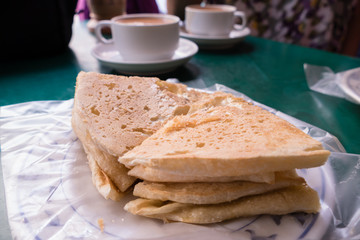 Burmese milk tea and na'an