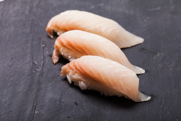 Tai nigiri sushi