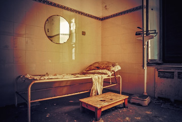Lettino per Cure Termali Urbex