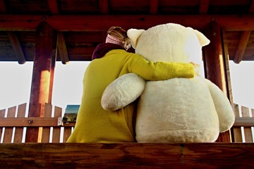frau mit teddybär III