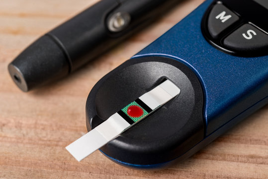  Medidor de glucosa para diabetes, con gota de sangre