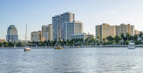Canvas schilderij Tuin View of the West Palm Beach downtown from the intracoastal waterway  © rceron69
