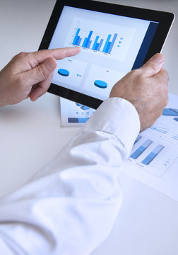 At work with a tablette
