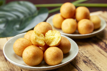 カイムカイノッククラター（タイのうずら型のサツマイモのお菓子）