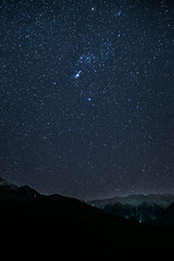Fototapeta premium 南アルプス甲斐駒ケ岳冬の星空